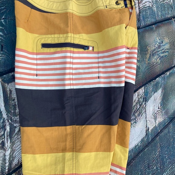 💙 Patagonia Boy’s wavefarer Boardshorts - Picture 6 of 8